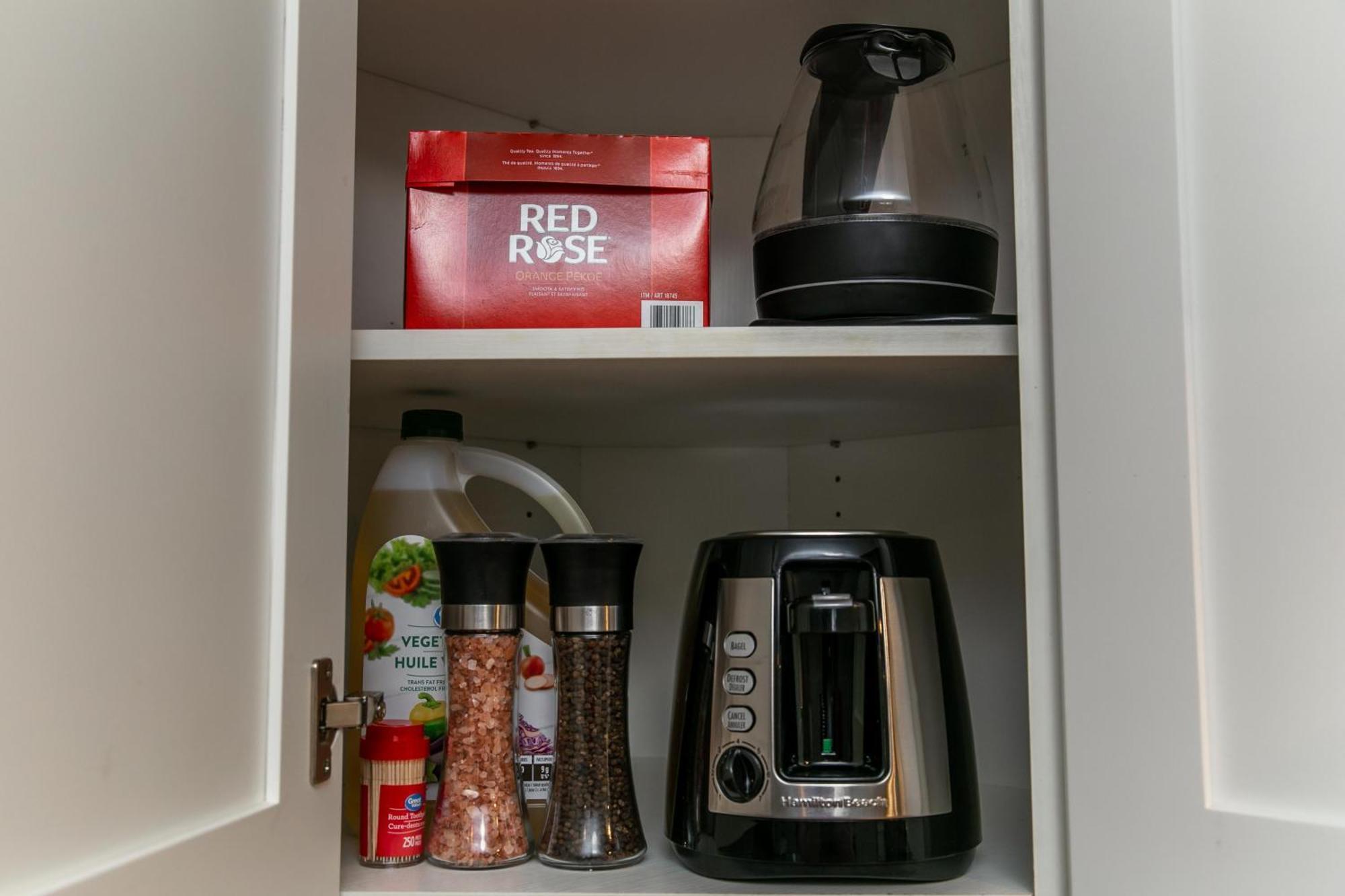 Executive Home - Long Stays Welcome - Garage Parking - Free Wifi & Netflix เอดมันตัน ห้อง รูปภาพ