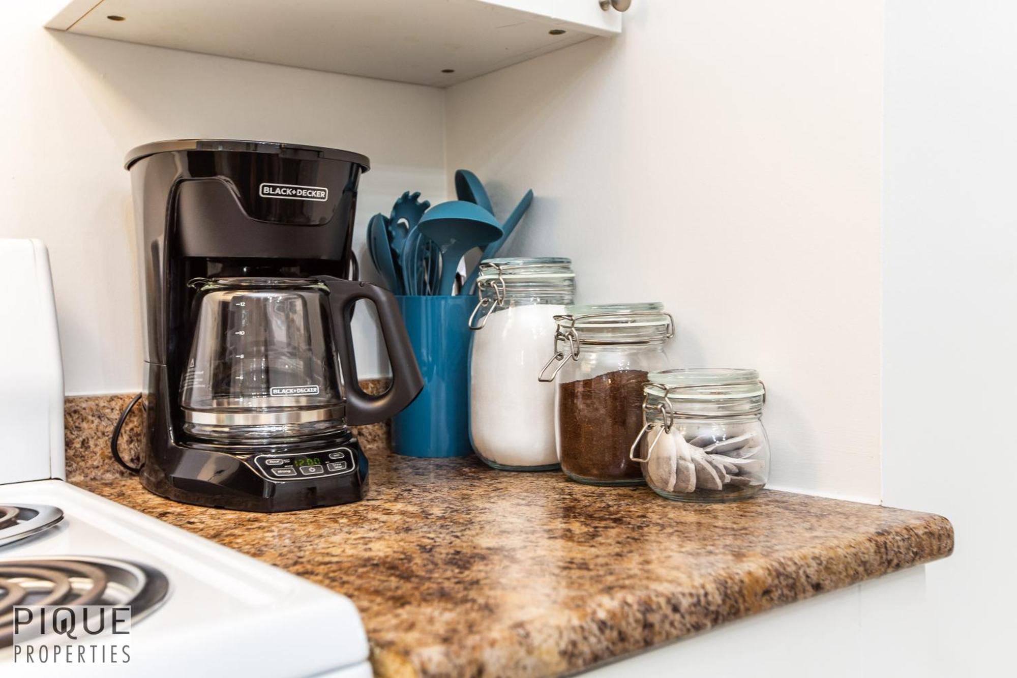 Executive Home - Long Stays Welcome - Garage Parking - Free Wifi & Netflix เอดมันตัน ห้อง รูปภาพ