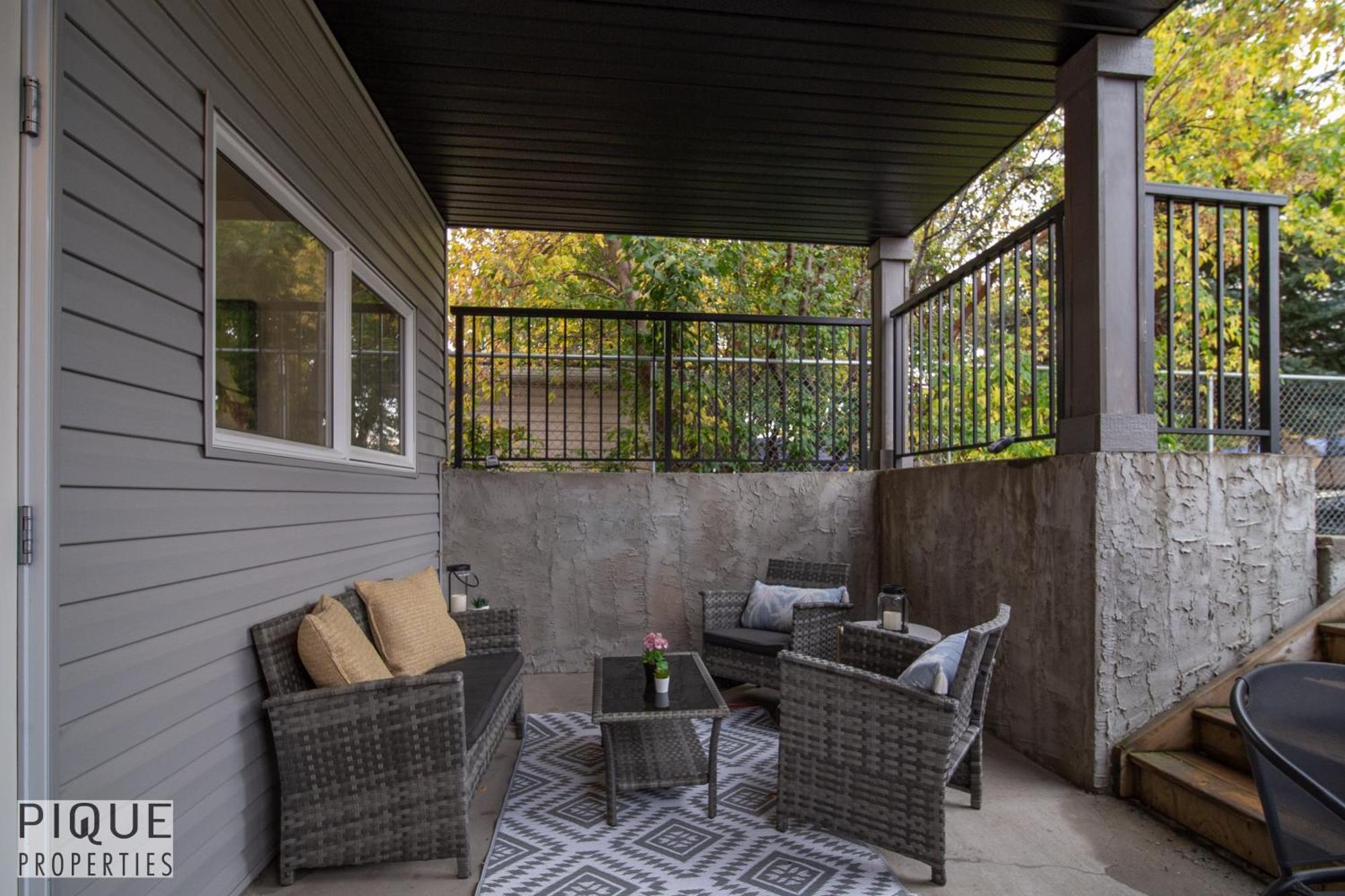 Executive Home - Long Stays Welcome - Garage Parking - Free Wifi & Netflix เอดมันตัน ห้อง รูปภาพ