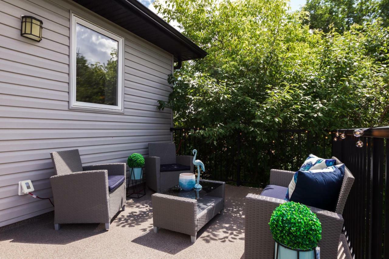 Executive Home - Long Stays Welcome - Garage Parking - Free Wifi & Netflix เอดมันตัน ภายนอก รูปภาพ